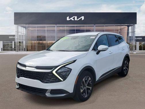 White Pearl 2023 Kia Sportage EX