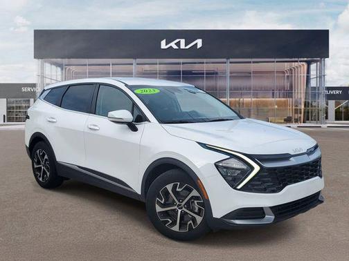 White Pearl 2023 Kia Sportage EX