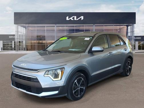 Steel Gray 2024 Kia Niro LX