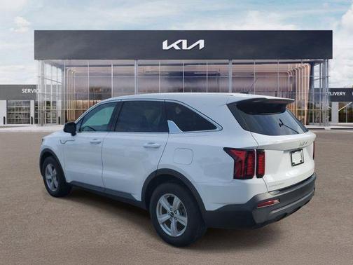 White Pearl 2023 Kia Sorento LX
