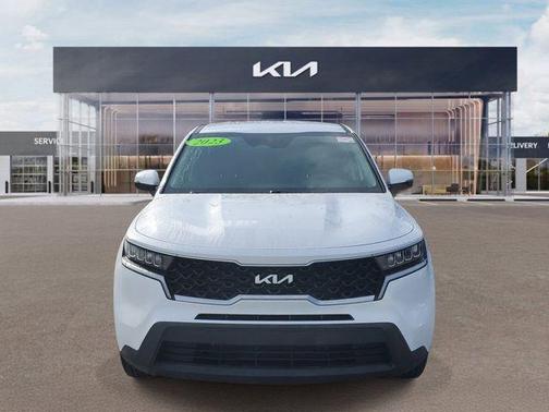 White Pearl 2023 Kia Sorento LX