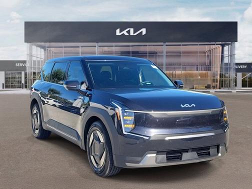 2026 Kia EV9 Light Long Range