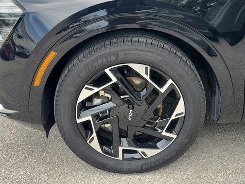 Ebony Black 2024 Kia Sportage SX-Prestige
