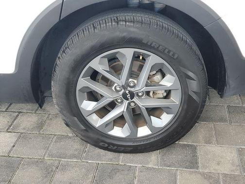 White Pearl 2024 Kia Telluride LX