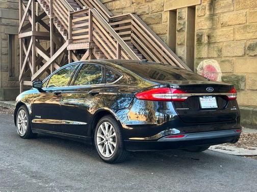 2017 Ford Fusion Hybrid SE