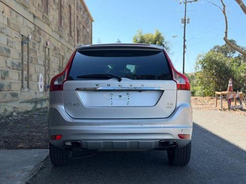 Bright Silver Metallic 2016 Volvo XC60 T5 Premier