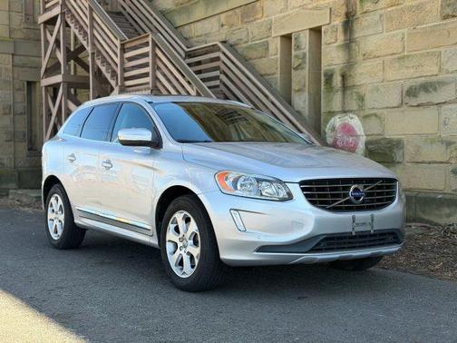 Bright Silver Metallic 2016 Volvo XC60 T5 Premier