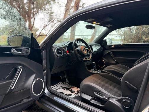 2012 Volkswagen Beetle 2.0T Turbo