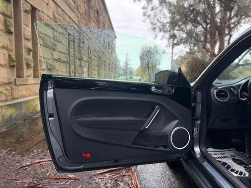 2012 Volkswagen Beetle 2.0T Turbo