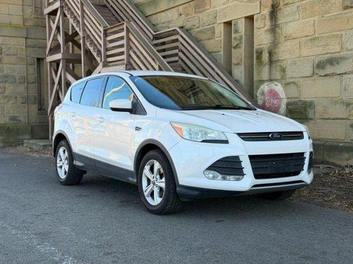 White 2014 Ford Escape SE