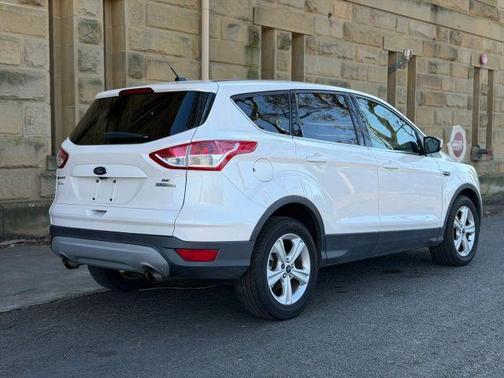White 2014 Ford Escape SE