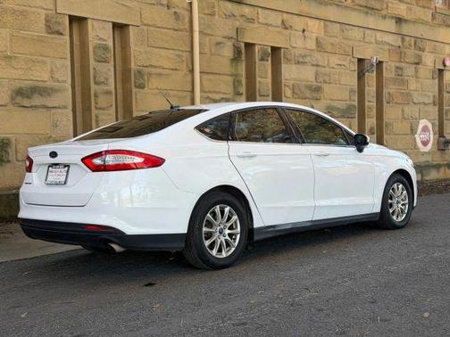 2016 Ford Fusion S