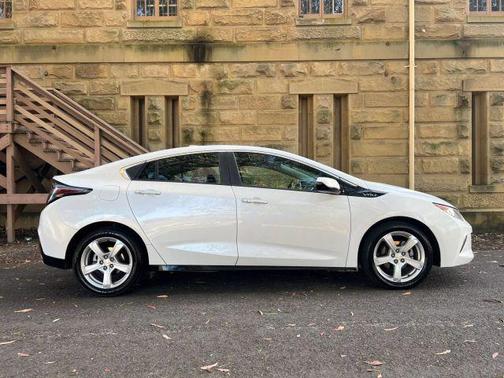 2017 Chevrolet Volt LT