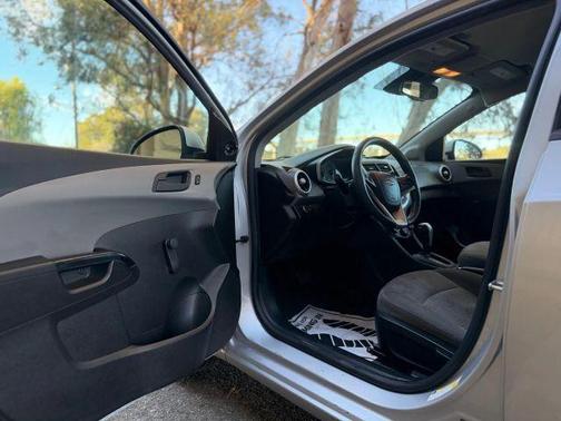 2020 Chevrolet Sonic LT