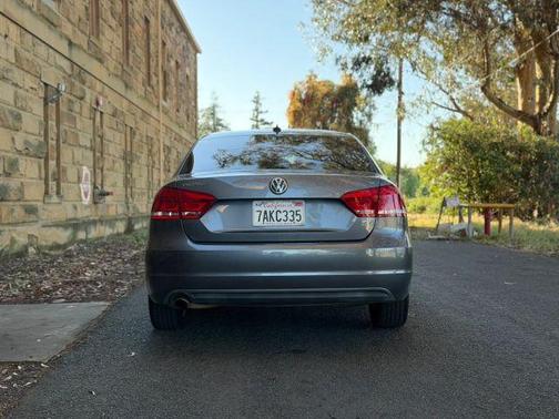2013 Volkswagen Passat 2.5 SE