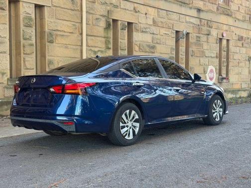 Blue 2019 Nissan Altima 2.5 S