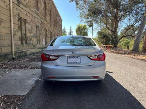 2011 Hyundai SONATA Limited