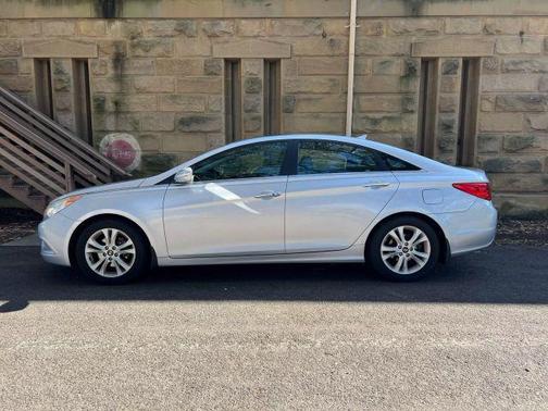 2011 Hyundai SONATA Limited