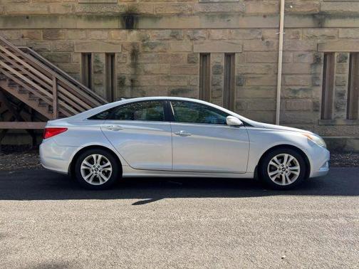 2011 Hyundai SONATA Limited