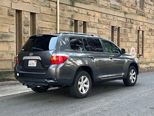 2010 Toyota Highlander SE