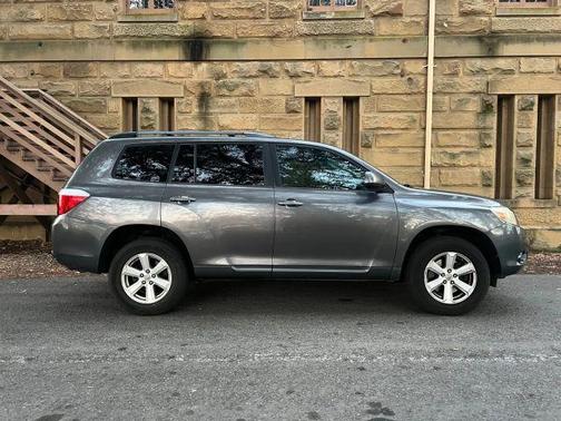 2010 Toyota Highlander SE