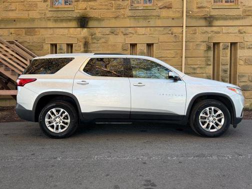 2018 Chevrolet Traverse LT Cloth