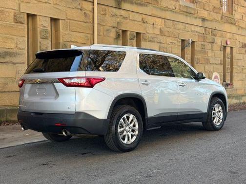 2018 Chevrolet Traverse LT Cloth