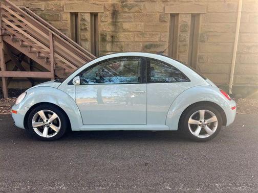2010 Volkswagen New Beetle FINAL EDITION