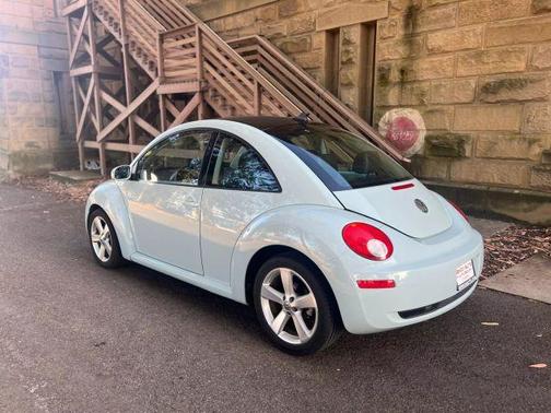 2010 Volkswagen New Beetle FINAL EDITION