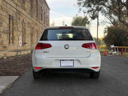 2016 Volkswagen Golf TSI S