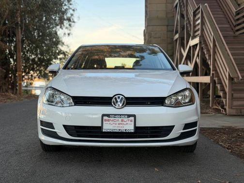 2016 Volkswagen Golf TSI S