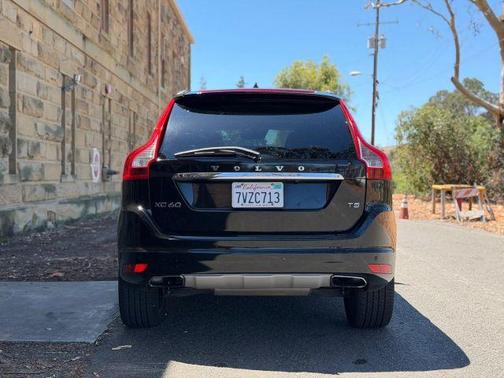 Black 2016 Volvo XC60 T5 Drive-E Platinum