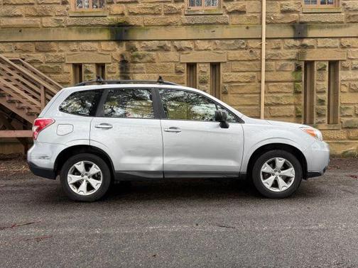 2015 Subaru Forester 2.5i