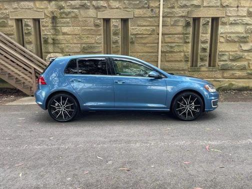 2016 Volkswagen e-Golf SE