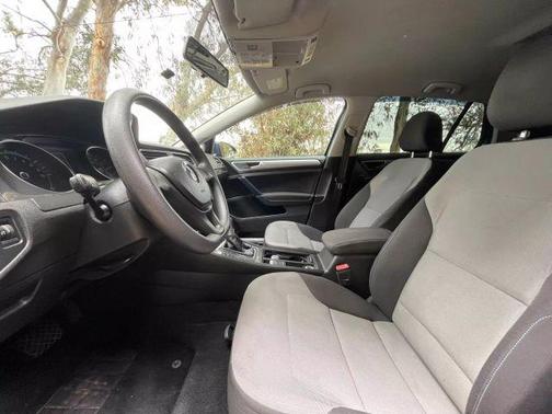 2016 Volkswagen e-Golf SE