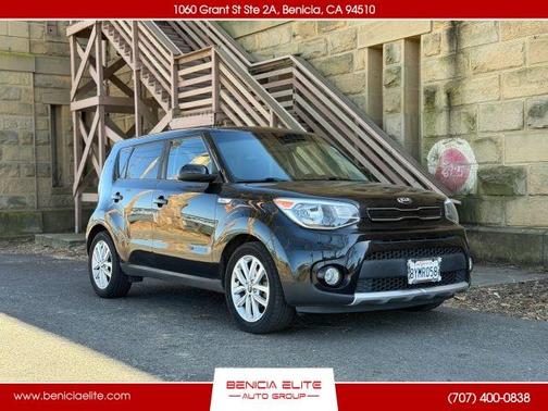 Black 2018 Kia Soul +