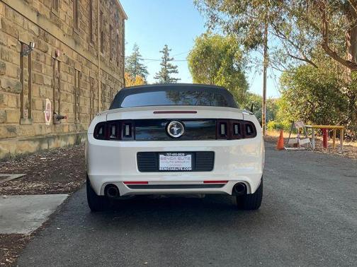 2013 Ford Mustang V6 Premium