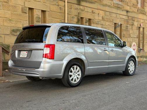2015 Chrysler Town & Country Touring