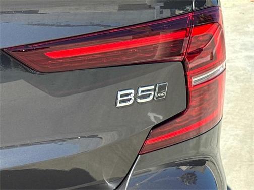 2023 Volvo S60 B5 Core Dark Theme