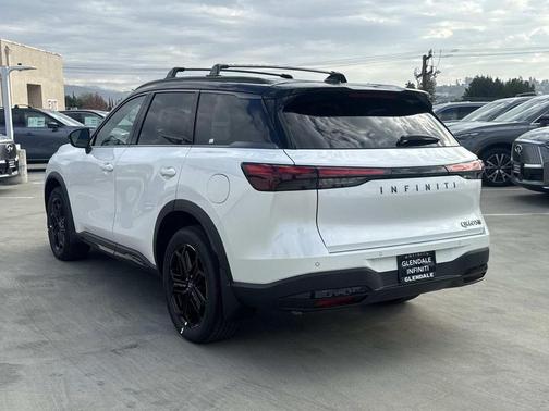 Rad Wht 2026 INFINITI QX60 SPORT