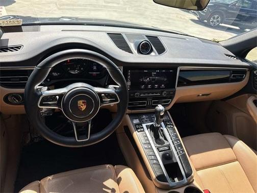 2021 Porsche Macan Base