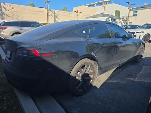 2022 Tesla Model S Base