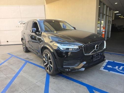 Onyx Black Metallic 2020 Volvo XC90 T6 Momentum 7 Passenger