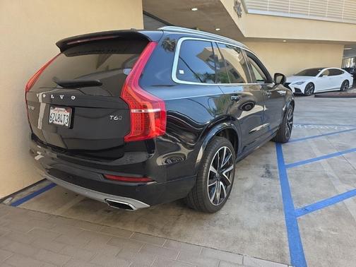 Onyx Black Metallic 2020 Volvo XC90 T6 Momentum 7 Passenger