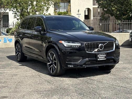 2020 Volvo XC90 T6 Momentum 7 Passenger