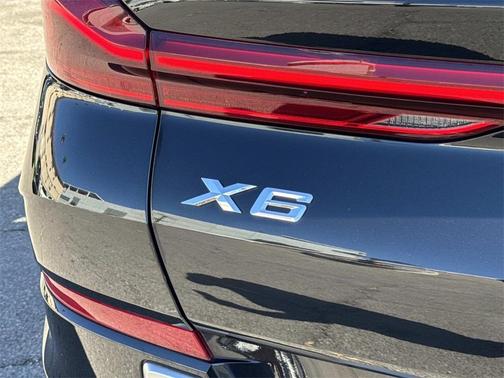 2023 BMW X6 xDrive40i