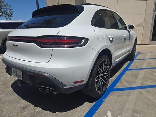 Carrara White 2024 Porsche Macan Base