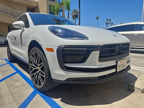 Carrara White 2024 Porsche Macan Base