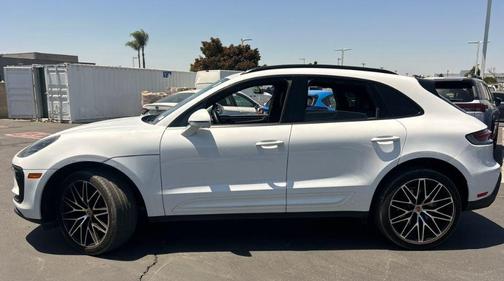 Carrara White 2024 Porsche Macan Base