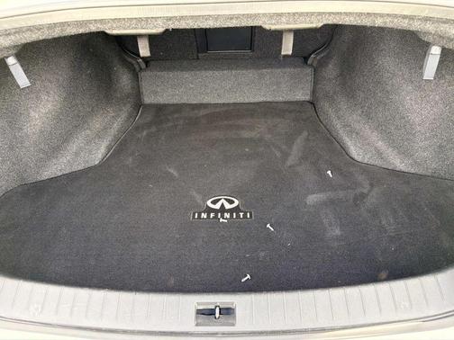 Majestic White 2023 INFINITI Q50 LUXE